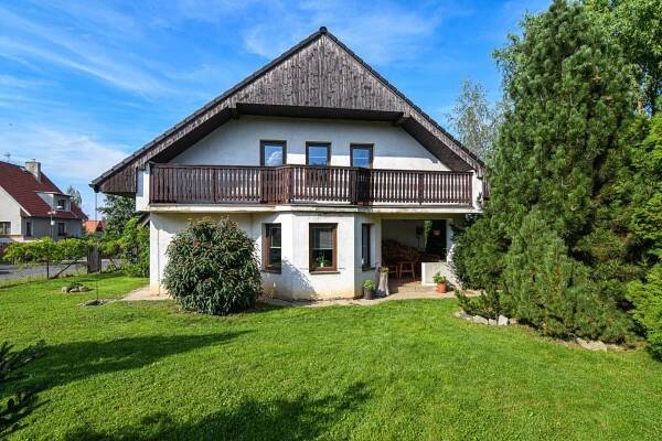 Prodej rodinného domu, 6+1, garáž, balkon, terasa | Reality Šmídová