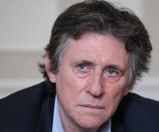 Gabriel Byrne Biography - Facts, Childhood, Family Life & Achievements