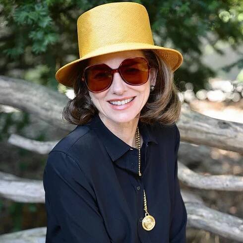 Naomi Watts is seen for the first time as Jackie Kennedy while filming for 