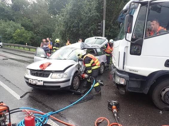 Ve Zlíně se stala vážná dopravní nehoda, komplikovala provoz na křižovatce