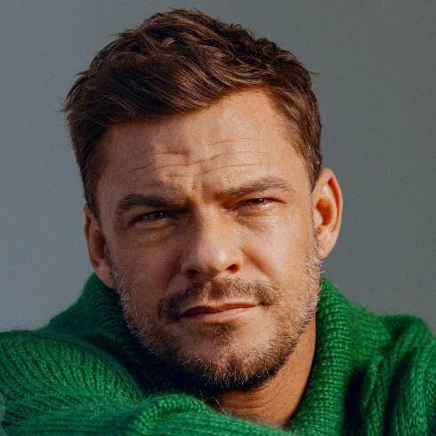 The life and size of Alan Ritchson