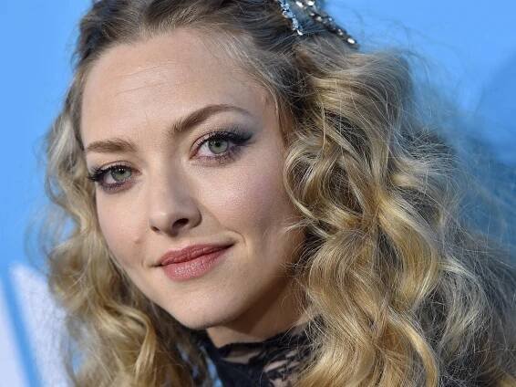 Amanda Seyfried Reveals Her Favorite Nighttime Skin-Care Products — Interview