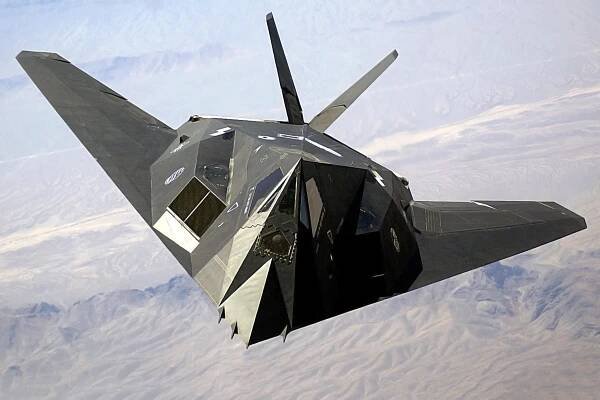 F-117 Nighthawk: Stealth legenda vyřazená před 17 lety je stále ve službě