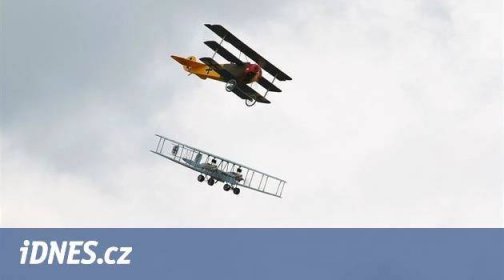 Podívejte, jak se v Mladé Boleslavi snažili „sestřelit“ dobový letoun - iDNES.cz
