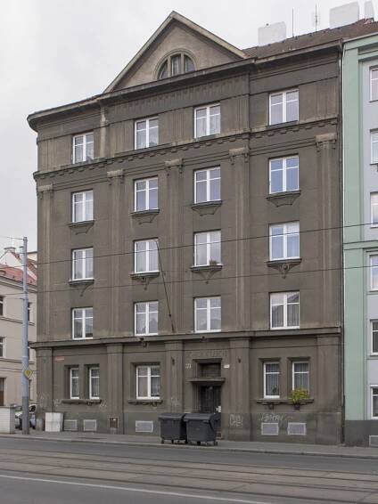 Nájemní dům Obecně prospěšného stavebního a bytového družstva Zádruha | Objekty | Plzeňský architektonický manuál