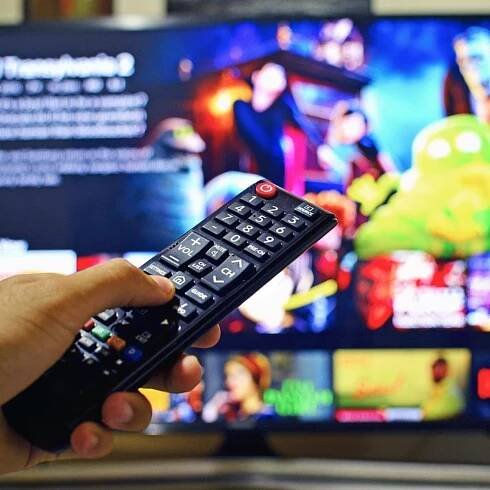 Hľadáte darček pre celú rodinu? Kvalitný televízor je stávkou na istotu.