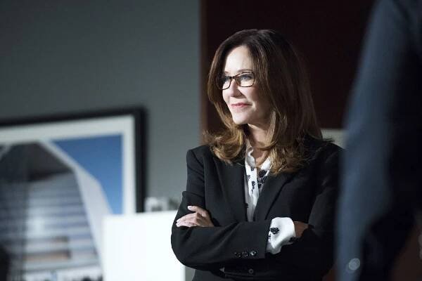 Closer: Nové případy - Růže je růže - Z filmu - Mary McDonnell