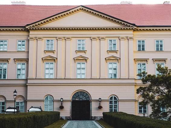 Hrad Pernštejn: Tipy na jednodenní výlet | Rogelli.cz