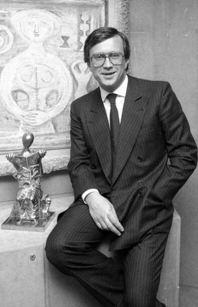 Maurizio Gucci, the new chairman of the board at Gucci, poses in the Gucci offices in New York, April 20, 1985