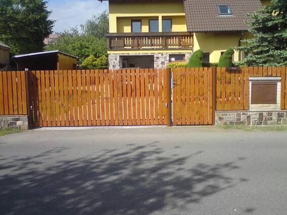 brána-Břasy 2010.JPG
