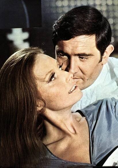 Zemřela Diana Rigg (†82), hvězda Hry o trůny a jediná kráska, se kterou se James Bond oženil