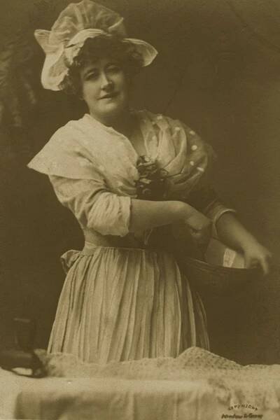 Ellen Alice Terry, Born In Coventry To A Stage Family, Received The Dbe In 1925.
