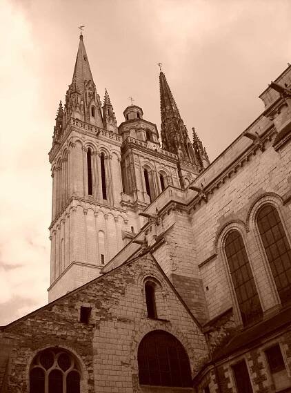 Soubor:Angers - Cathédrale Saint Maurice.jpg – Wikipedie