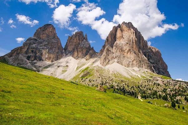 Looking back up at the Sassopiatto