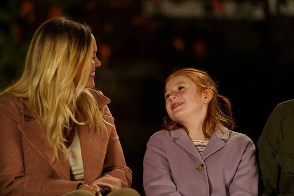 Don't Forget I Love You - Z filmu - Emilie Ullerup, Daphne Hoskins