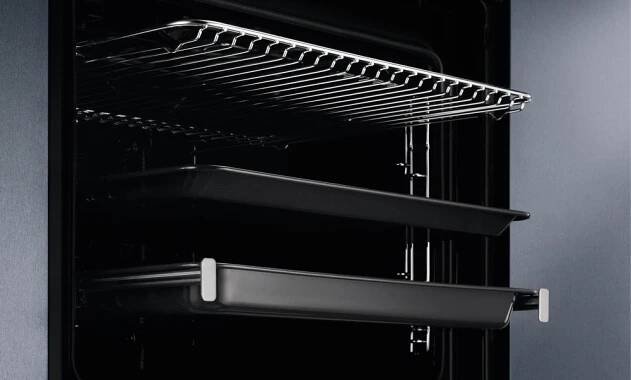 Trouba Electrolux 600 FLEX EOF3H50BK černá | DATART