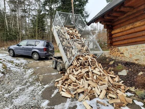 Kusové štípané palivové dřevo – MĚKKÉ - Zemědělec Miroslav Vrba