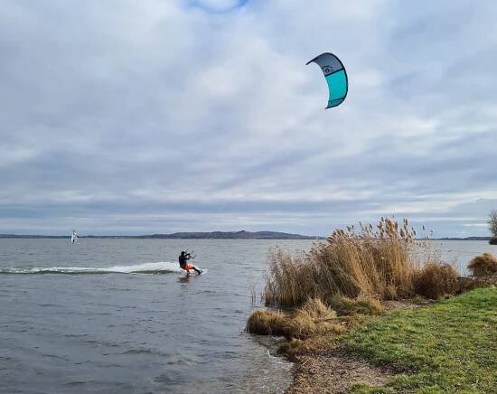 1.1.2Q22 - NOVOROČNÍ POJEZD - MUSHOW kiteboarding | snowkiting | foto/video |.. 