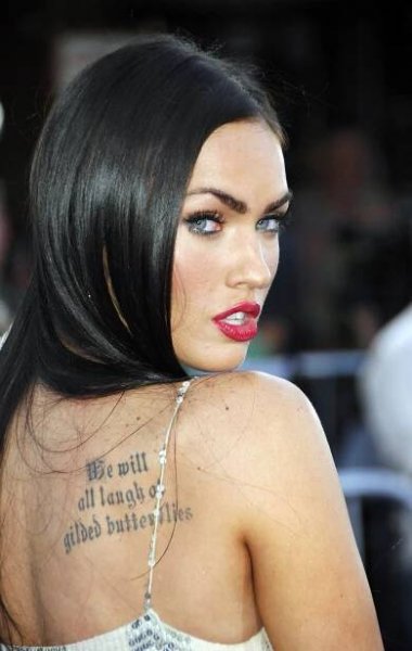 Megan Fox nafotila kampaň nahoře bez! "Jsi tak sexy, to není možné!," volají fanoušci