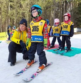 OBRAZEM: Tachovské děti se učí lyžovat ve Skiareálu Mariánské Lázně