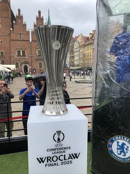 Dorazil Joe Cole. Zelený lektvar Betisu zkazila Chelsea. Palmer zapomněl trofej
