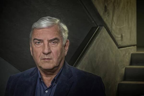 Miroslav Donutil (74) v talk show Blesku ve Varech prozradil: Barťák kouřil i v letadle!
