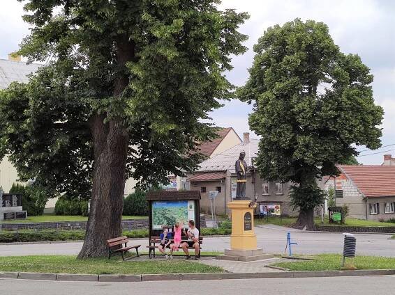 Fotografie - Kříž - socha sv. Jana Nepomuckého Protivanov - 07.07.2021