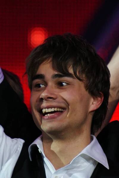 Soubor:Alexander Rybak during Eurovision 2009.jpg – Wikipedie