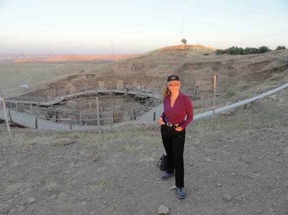 Linda Moulton Howe – Bio – Earthfiles