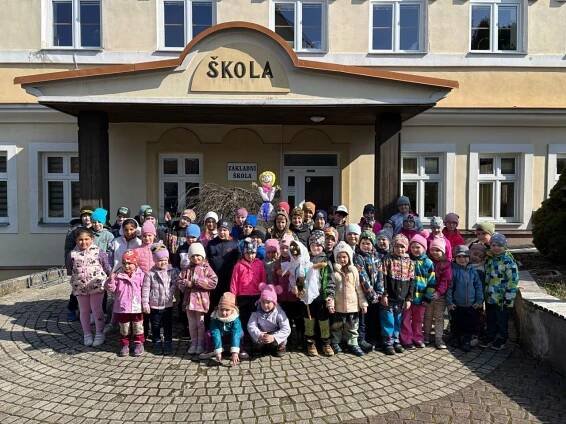 Vynášení Moreny - Oficiální stránky základní a mateřské školy Opatovice