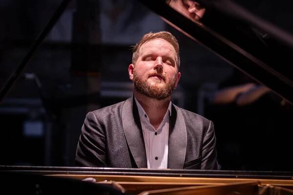 Janáčkova filharmonie Ostrava zahraje tři koncerty v Opavě. Na jednom vystoupí s Lukášem Vondráčkem
