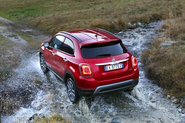 Fiat 500X: Podrobné specifikace vozidel & Interaktivní nástroj pro srovnání