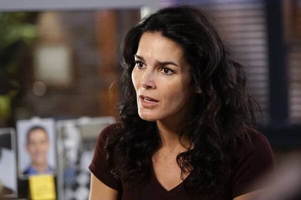 Rizzoli & Isles: Vraždy na pitevně - Duchové se mstí - Z filmu
