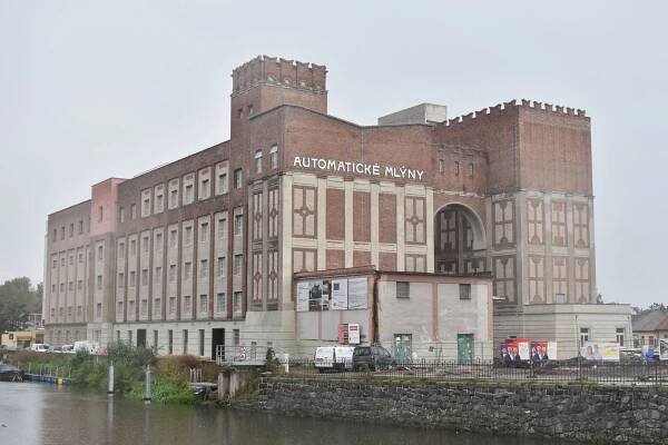 Kraj představil evropským kolegům spolupráci s Ukrajinou i probouzející se brownfield v Pardubicích | Pardubice ŽIVĚ