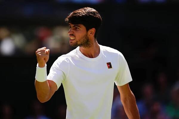 Carlos Alcaraz beats Taylor Fritz to reach third consecutive Wimbledon final