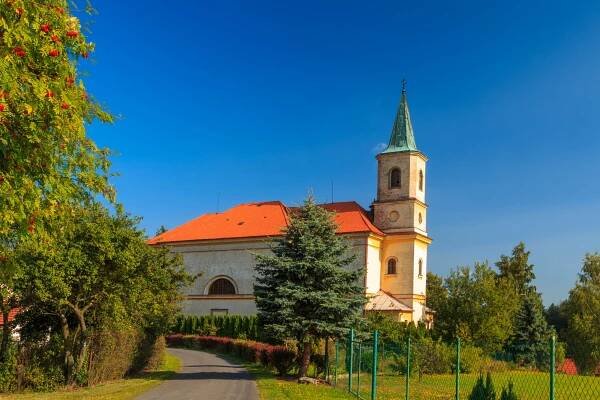 Kostel svaté Máří Magdalény (Včelákov)
