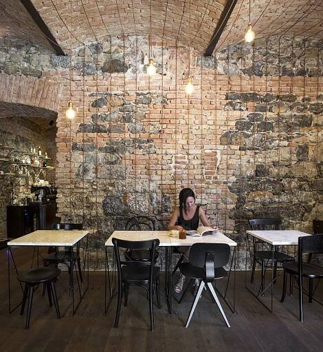 Bistro 19