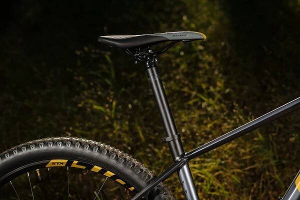 Kellys Gate 30, dark, S | kubicasport.eu