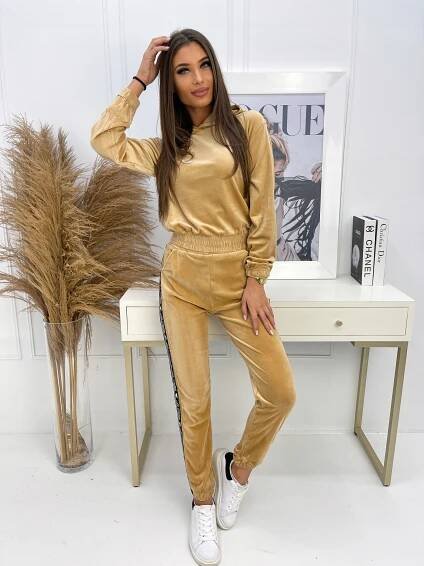 WE324 vel. S/M VELUROVÁ MÓDNÍ TEPLÁKOVÁ SOUPRAVA Značka Fk_fashion