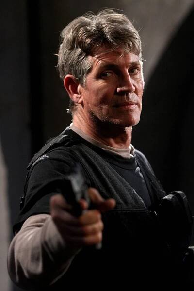Chuck - Chuck a falešný pohřeb - Z filmu - Eric Roberts