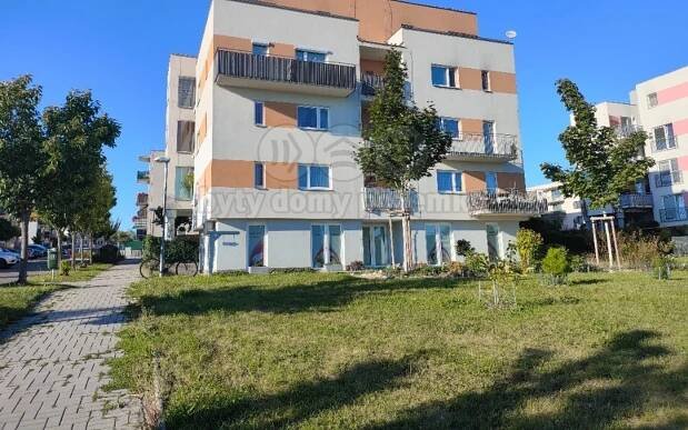 2+kk, Armádní, Milovice, 52 m²