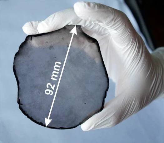 File:Single-crystal CVD diamond disc.jpg - Wikimedia Commons