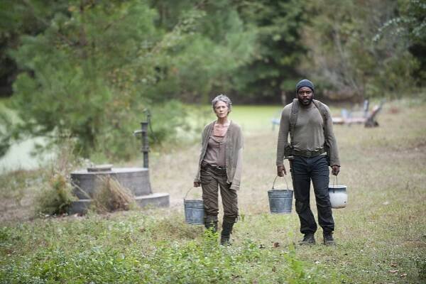 Živí mrtví - V háji - Z filmu - Melissa McBride, Chad L. Coleman