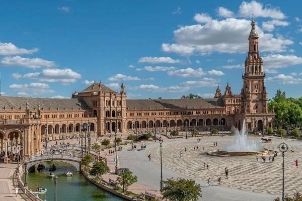 "Budou si myslet, že jsme se zbláznili." Sevilla láká na flamenco, keramiku i Kolumba