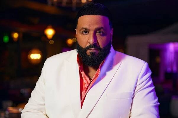 DJ Khaled se umístil na čtvrtém albu Billboard 1 č. 200 se skladbou „God Did“