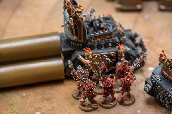 Battle-reports.org - Warhammer 40k 4th edition: World Eaters vs Witch hunters 1500pts game