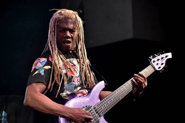 FOTOREPORT: Steve Vai řádil ve vyprodaném Lucerna Music Baru