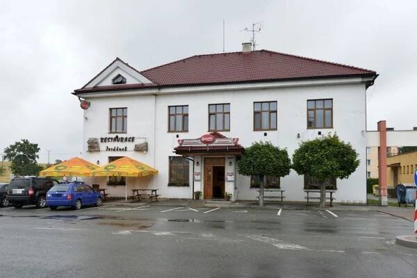 Hotel Jordánek - restaurace, letní terasa / zahrádka - Opočno - Orlické hory a Podorlicko - oficiální turistický portál