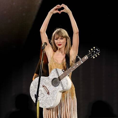 113 Quotes About Love, From Taylor Swift Lyrics to Shakespeare Sonnets