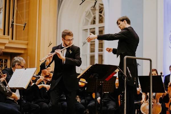 romana marie jokelová - pražská koncertní filharmonie + dirigent jan mára